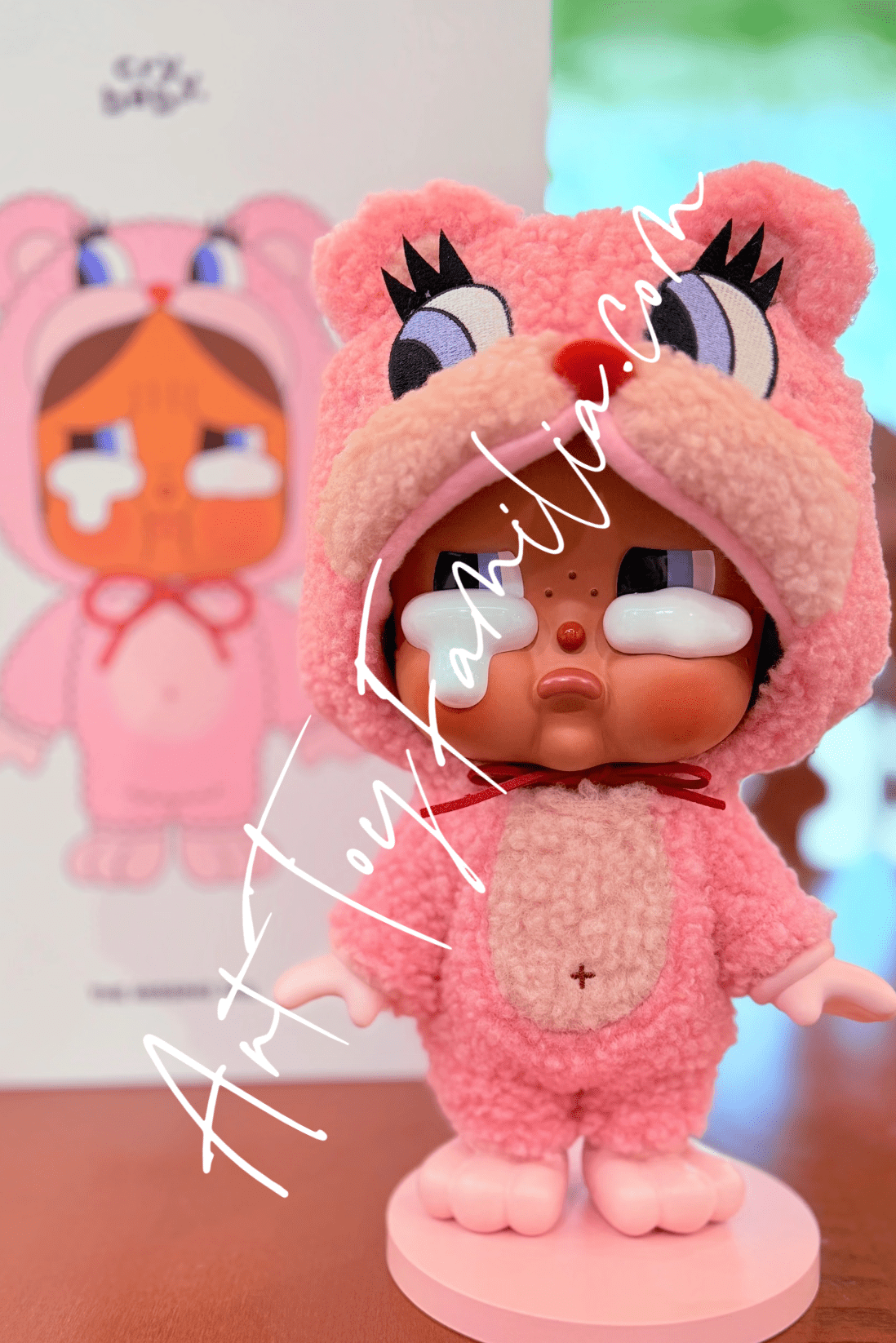 mega-crybaby-400-missing-tail-POP Mart Crybaby