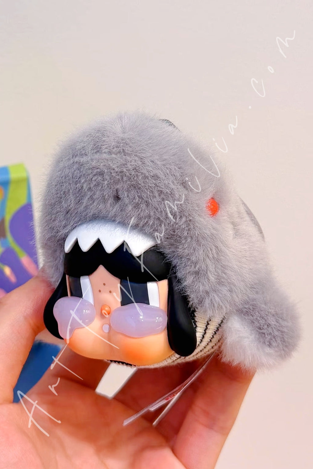 crybaby-cry-me-an-ocean-series-vinyl-plush-pendantPOP Mart Crybaby