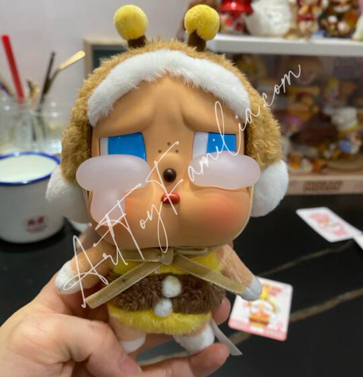 crybaby-crying-again-vinyl-plush-pendantPOP Mart Crybaby